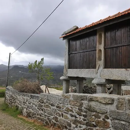 Cantinho Ti Carlos * Pitoes das Junias